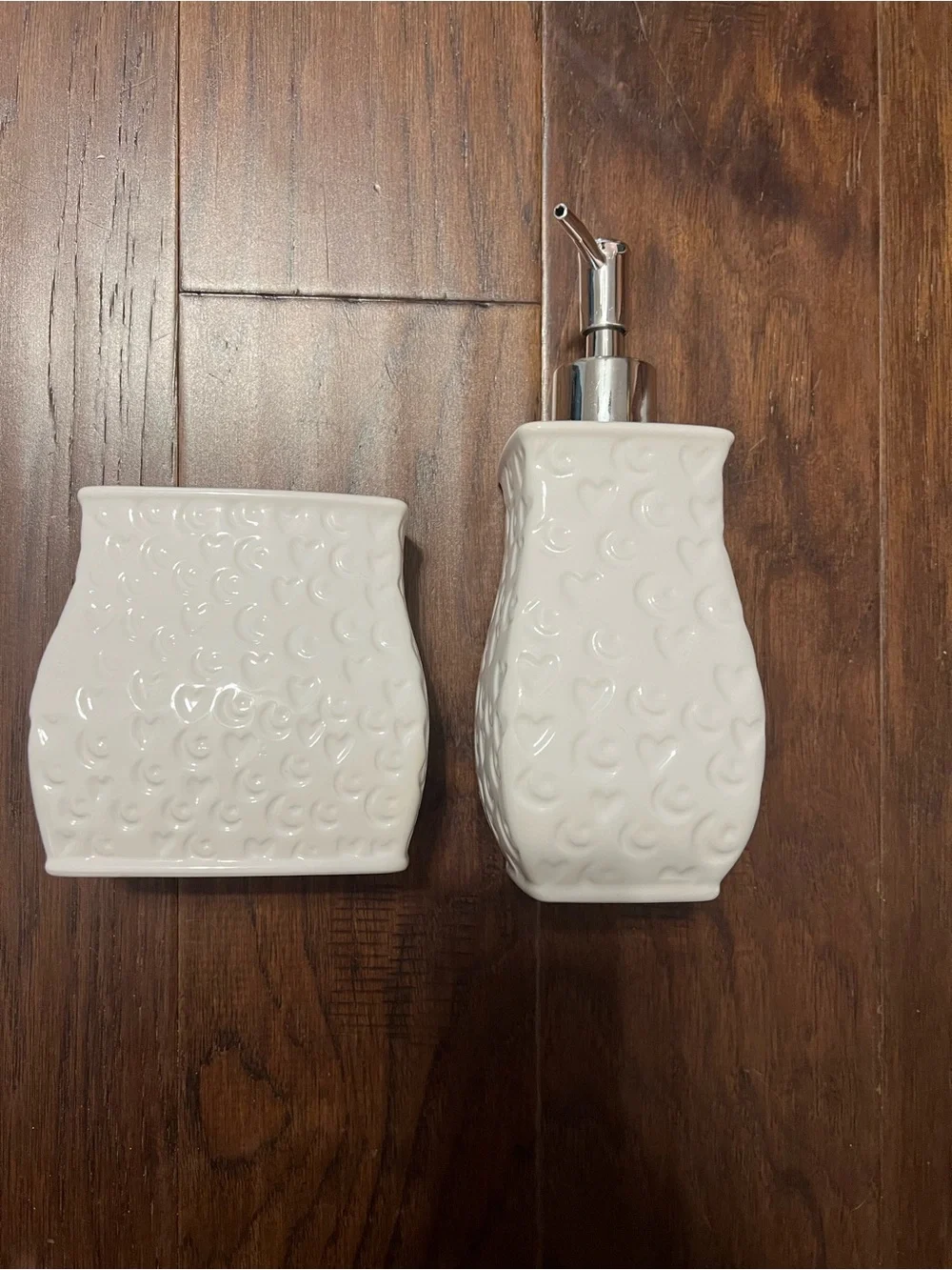 2 Piece Ceramic Bathroom Set Toothbrush Holder and Dispenser New